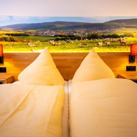 Wohlfuehlhotel Im Schlosspark - Self Checkin Willebadessen Esterno foto