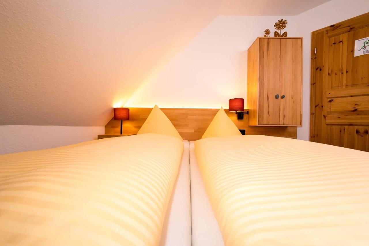 Wohlfuehlhotel Im Schlosspark - Self Checkin Willebadessen Esterno foto