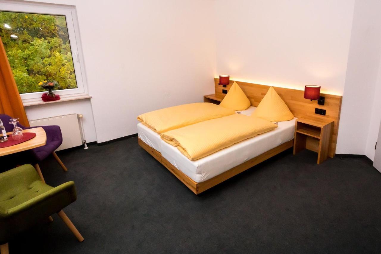 Wohlfuehlhotel Im Schlosspark - Self Checkin Willebadessen Esterno foto