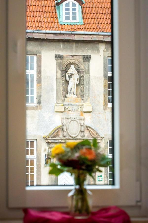 Wohlfuehlhotel Im Schlosspark - Self Checkin Willebadessen Esterno foto